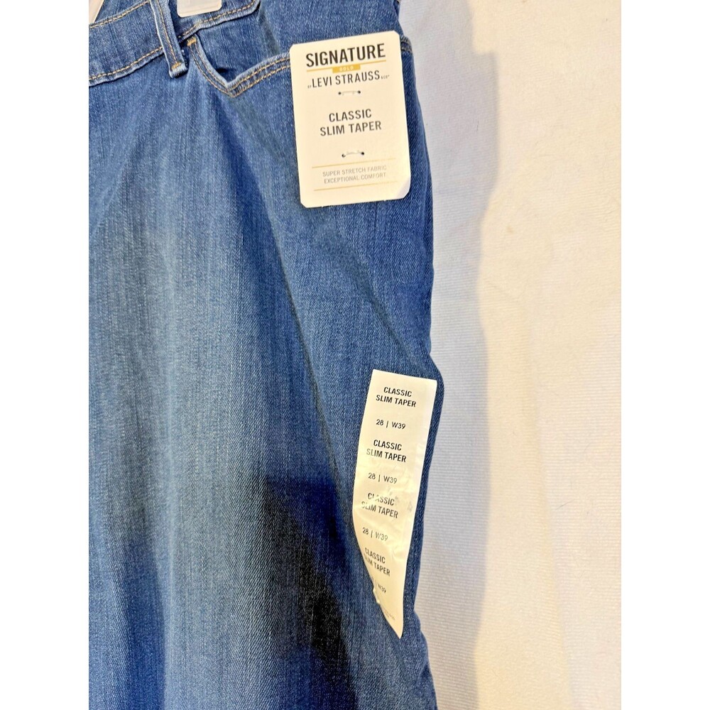 New Levi's Denim Jeans Women's Plus 28 28W 4X Classic Slim Taper Cowgirl Stretch